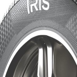 Iris Aures ( 215/70 R16 100H )